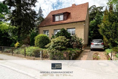 Klassisches Einfamilienhaus mit Potenzial in begehrter Lage von Kleinmachnow