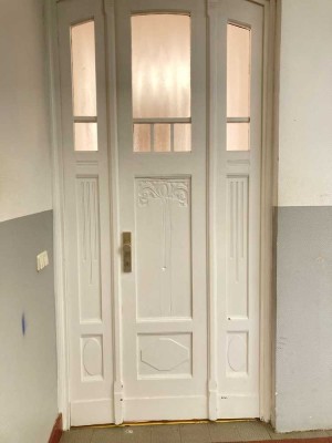 Zentrumslage: 3-Zimmer-Wohnung im Altbau