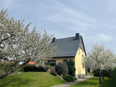 Einfamilienhaus mit vielen Extras und großem Garten !