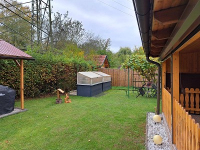 Kleingartenanlage Sperlingweg möbliertes Gartenhaus + Pool + Grillplatz + Garten Bj 2016