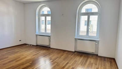 Liezen! Charmante Altbauwohnung oder Bürofläche!
