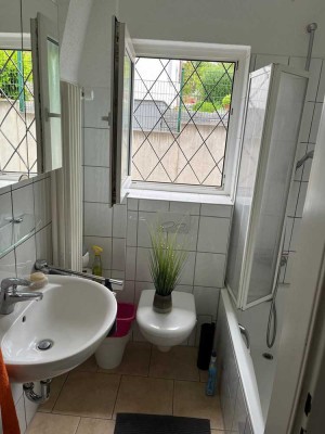 Sanierte 3-Raum-EG-Wohnung mit Terrase / EBK in Friedrichsdorf/Burgholzhausen