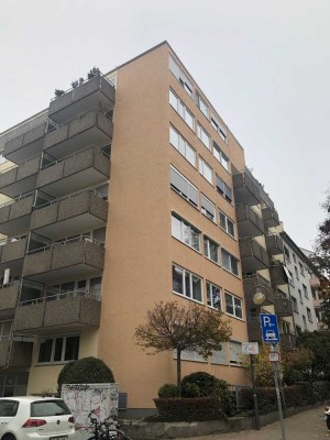 Helles Einzimmerapartment mit Balkon und Einbauküche in Frankfurt am Main