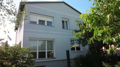 Einfamilienhaus mit vielen Zimmern in ruhiger Lage !