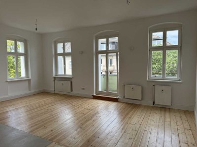 Bezugsfrei - 3-Zimmer-Albauwohnung mit Balkon - frisch saniert -  Provisionsfrei