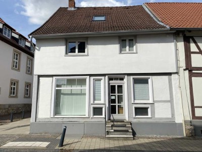 Preiswerte, modernisierte 8-Zimmer-Doppelhaushälfte mit gehobener Innenausstattung in Pattensen