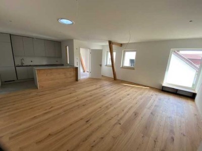 Exklusive 2-Zimmer-Obergeschosswohnung mit Einbauküche – Neubau –