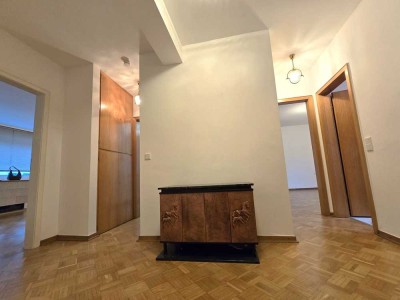 Zeitlos elegant und urban gelegen - zentrales 2- Raum-Flairgnügen zur "Fair"-mietung! Termin s. Text