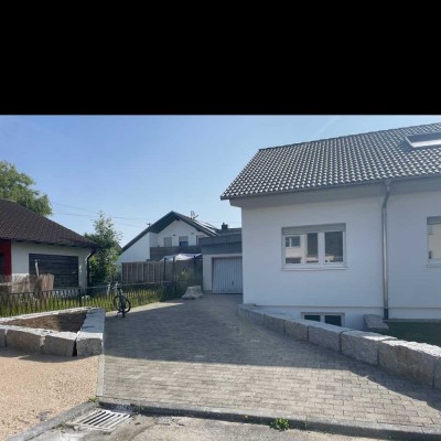 Erstbezug nach Sanierung mit Terrasse : attraktive 4,5-Zimmer-Wohnung in Inzigkofen