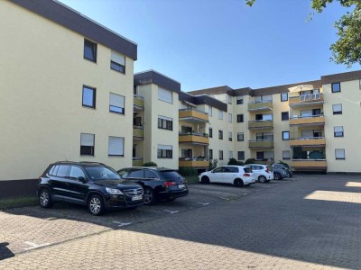 Sanierte 4-Zimmer-Wohnung mit Stellplatz in bester Lage von Dietzenbach