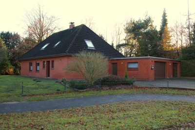 Großzügiger u. gepflegter Bungalow mit potenzieller Einliegerwohnung und Doppelgarage