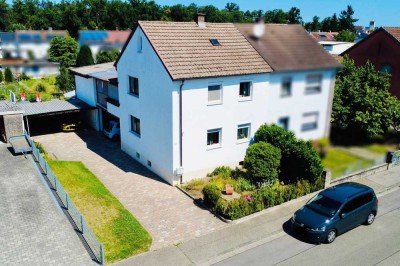 WÄRMEGEDÄMMT: Großzügige Doppelhaushälfte auf schönem Grundstück  in ruhiger und naturnaher Lage