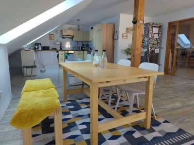 Stilvolle 4-Zimmer-Maisonette-Wohnung mit Balkon und Einbauküche in Böhl-Iggelheim
