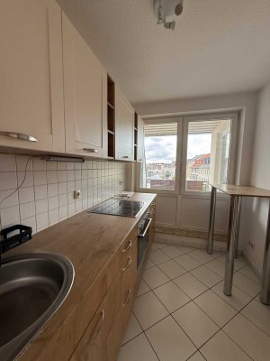 2-Zimmer-Wohnung mit Balkon und Einbauküche zu vermieten