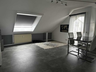 Modernisierte 3 Zimmer Wohnung mit Balkon, Stellplatz, Einbauküche und Keller