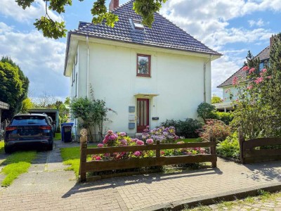Ein Zuhause mit Gartenidylle! 4 Zimmer-Erdgeschosswohnung mit Garage und besonderem Charme