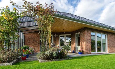 Moderner Winkelbungalow mit traumhaftem Garten in begehrter Lage!