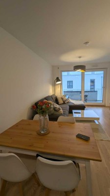 Neuwertige, schöne 2-Zimmer-Wohnung mit Balkon und Einbauküche in München-Freiham