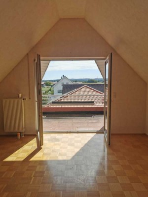 �Lichtdurchflutete 2-Zimmer-Wohnung in ruhiger Lage mit Balkon, Stellplatz & Gartenmitnutzung