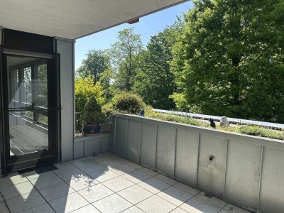 ***MIETE*** HELLE Wohnung mit Blick ins Grüne vom BALKON