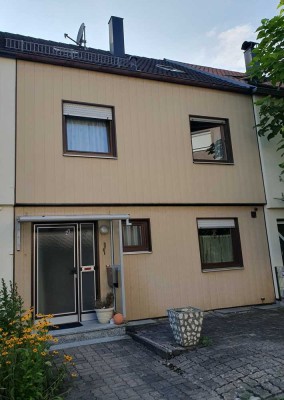 Gepflegtes Reihenmittelhaus mit 2 Garagen, ohne Provision