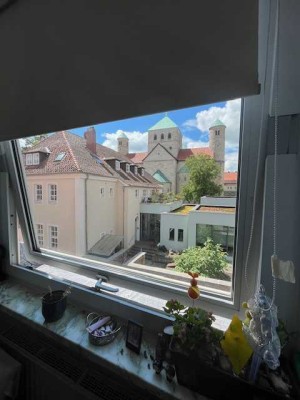 Helle 2-Zimmer Wohnung mit Blick auf die Michaeliskirche