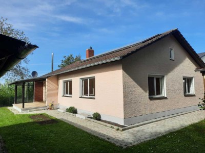 Schöner renovierter Bungalow mit großem Garten in bester zentraler Lage in Dingolfing zu vermieten