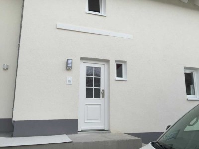 Kernsaniertes Einfamilienhaus mit XXL Lagerhalle/ Werkstatt und super Ausbaupotenzial