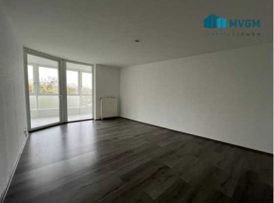 Geräumige 3 Zimmer Wohnung mit Wintergarten!