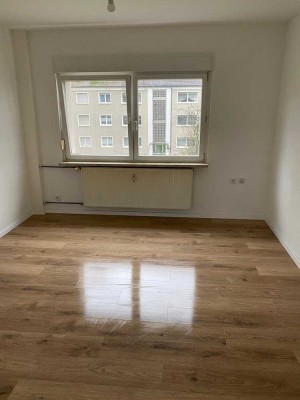 *** frisch sanierte 2-Zimmer Wohnung ***