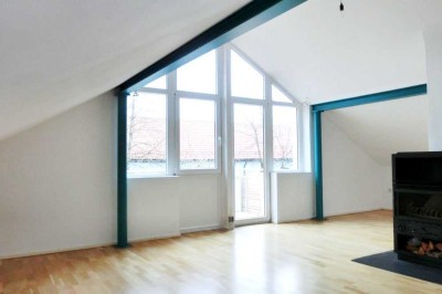 Große 2-Zimmer DG-Wohnung  im Loft-Charakter mit Balkon in Olching