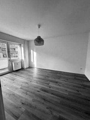 Charmante, sanierte 2-Zimmer-Wohnung mit neuer Einbauküche im begehrten Woogsviertel