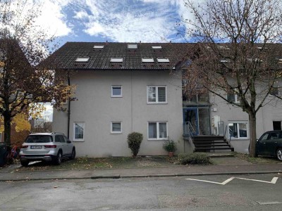 73207 Plochingen: 2,5-Zi-Wohnung mit Aussichtsbalkon
+ abschließbare Tiefgaragenbox / Halbhöhenlage
