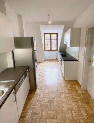 3 ZIMMER-Wohnung + sonnige Dachterrasse 6,6m² + extra Küche möbliert + nähe Kunsthaus / Hauptplatz!