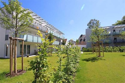 ... schöne 2-Zi-Wohnung mit EBK + großem Westbalkon + Lift in ruhiger Lage unweit vom Bahnhof ..