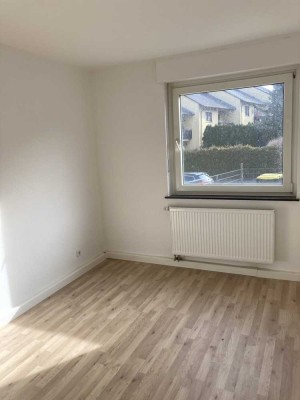 Gut geschnittene 3 Zimmer Wohnung mit Balkon