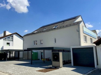 Moderne, neue  3,5-Zimmer-Dachgeschosswohnung mit Dachterrasse, Carport & Speisekammer