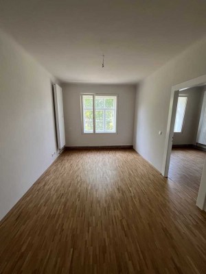 Erstbezug nach Sanierung: Geschmackvolle 4-Zimmer-Erdgeschosswohnung mit geh. Innenausstattung