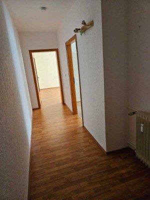 Geräumige 2-Zimmer-Wohnung zur Miete in Feldstraße, Leverkusen