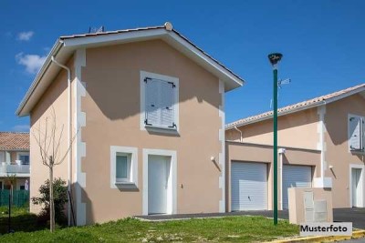 Einfamilien-Doppelhaushälfte nebst Garage - provisionsfrei