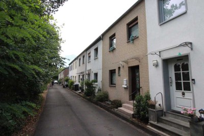 Gelegenheit für ein günstiges Eigenheim: Reihenhaus mit Platz für Ihre Ideen.