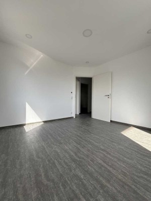 kernsanierte, zentrale 4-Zimmerwohnung