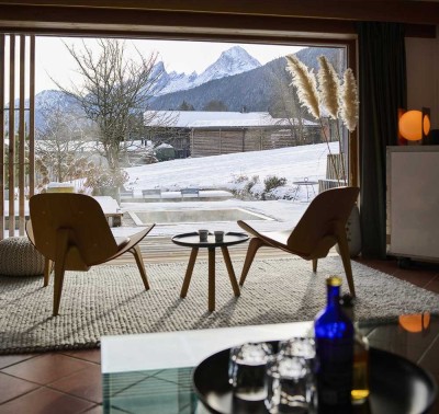 Traumlage mit Watzmannblick: 3-geschossige Eigentumswohnung mit privatem Garten & Terrasse