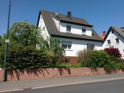 Einfamilienhaus mit großem Garten von privat