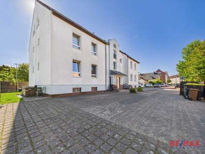 Gepflegtes Mehrfamilienhaus mit 6 KFZ-Stellplätzen, Balkonen uvm.