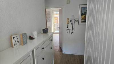 Haus im Haus: 6-Zimmer-Maisonette-Wohnung mit großem Garten im Haltinger Oberdorf