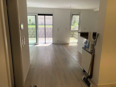 Stilvolle 2,5-Zimmer-Erdgeschosswohnung mit gehobener Innenausstattung mit Einbauküche in Mönsheim