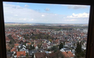 Moderne 3 Zimmer DG Wohnung mit EBK und Gartennutzung