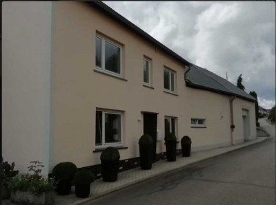 Liebevolles saniertes Einfamilienhaus mit Nebengebäude, Garage und Garten