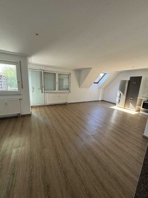 Stilvolle 3,5-Zimmer-Maisonette-Wohnung mit EBK in Ebersbach an der Fils